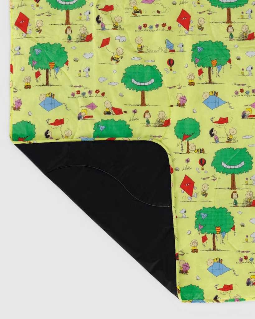 BAGGU x PEANUTS Kite Eating Tree Puffy Picnic Blanket Human BAGGU