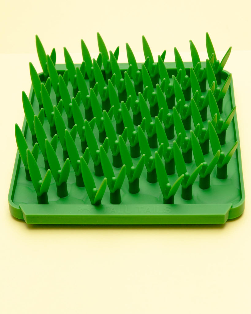 Grass Foraging Mat For Dogs EAT TALL TAILS