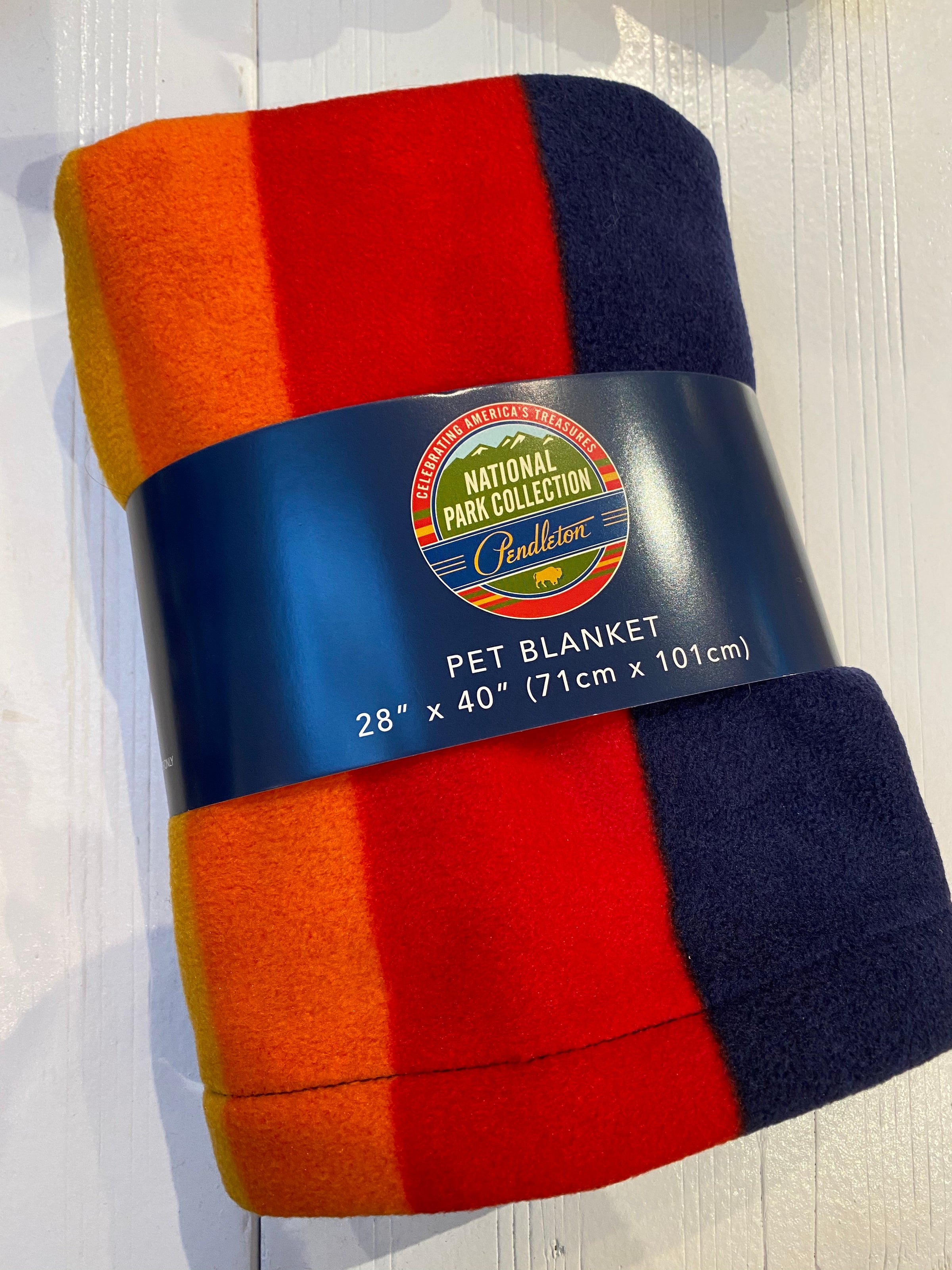 PENDLETON Fleece Pet Throw in Crater Lake DOG CO